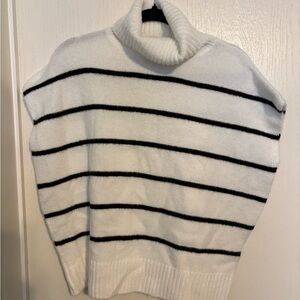 Striped Turtleneck Sleevless Sweater - White and Black